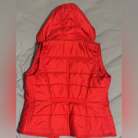 New York & Company Large Red Puffer Vest - Picture 2 of 4